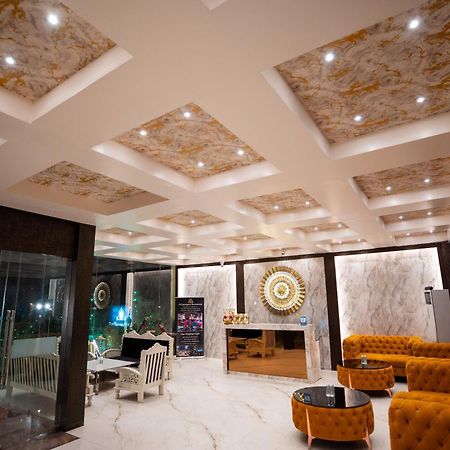 Hotel Radiance Courtyard พาราณสี ภายนอก รูปภาพ