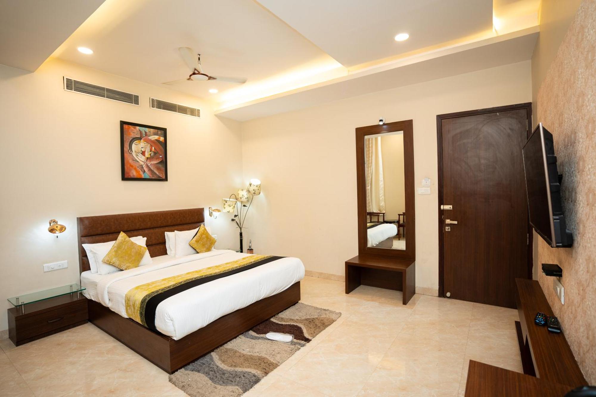 Hotel Radiance Courtyard พาราณสี ภายนอก รูปภาพ