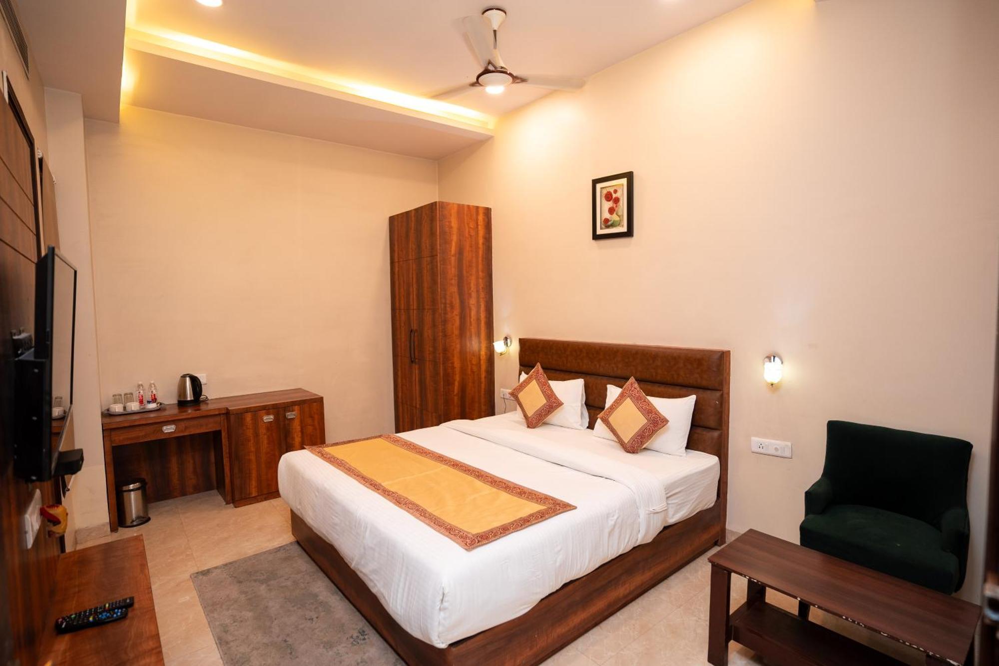 Hotel Radiance Courtyard พาราณสี ภายนอก รูปภาพ