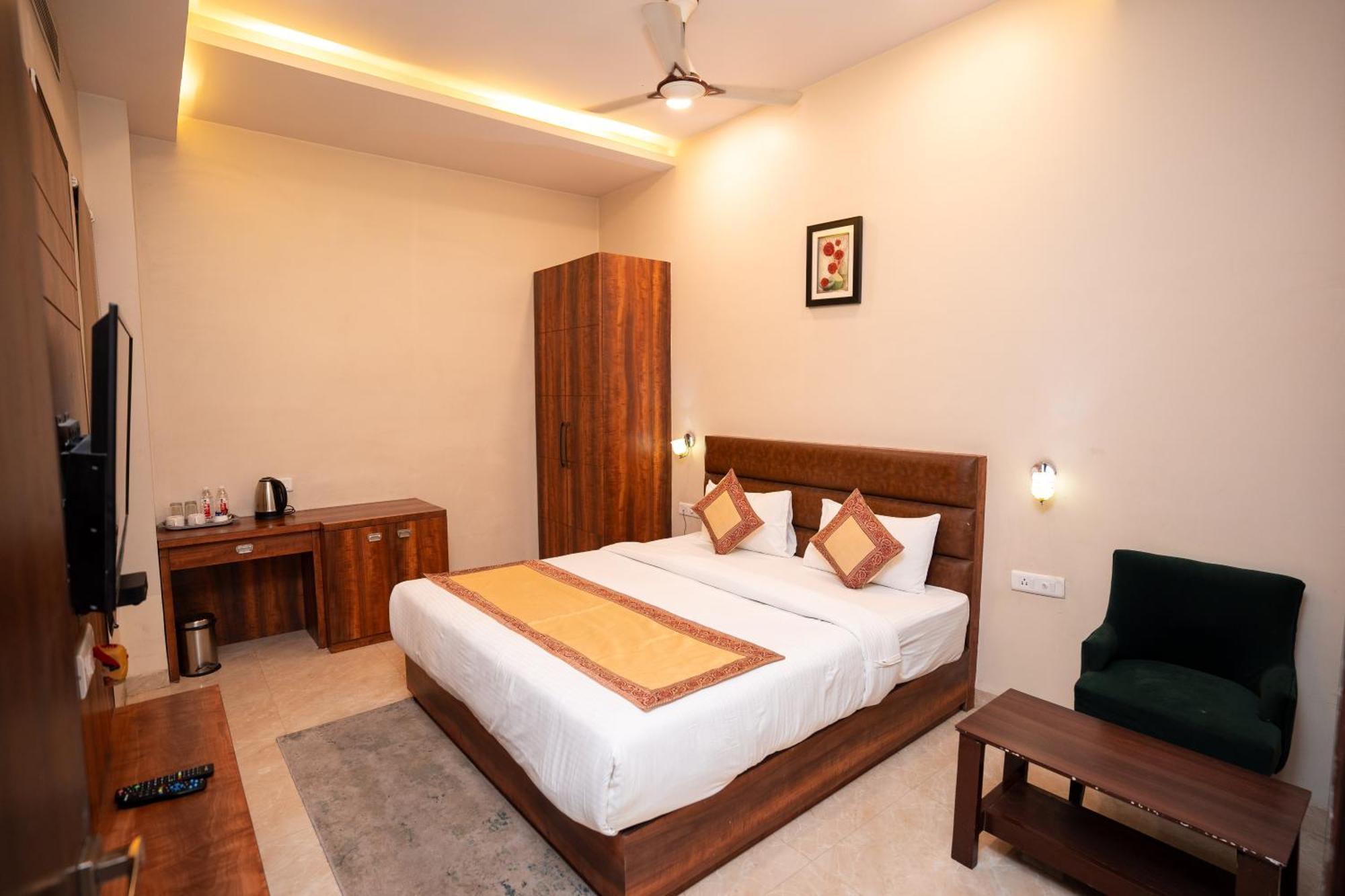 Hotel Radiance Courtyard พาราณสี ภายนอก รูปภาพ