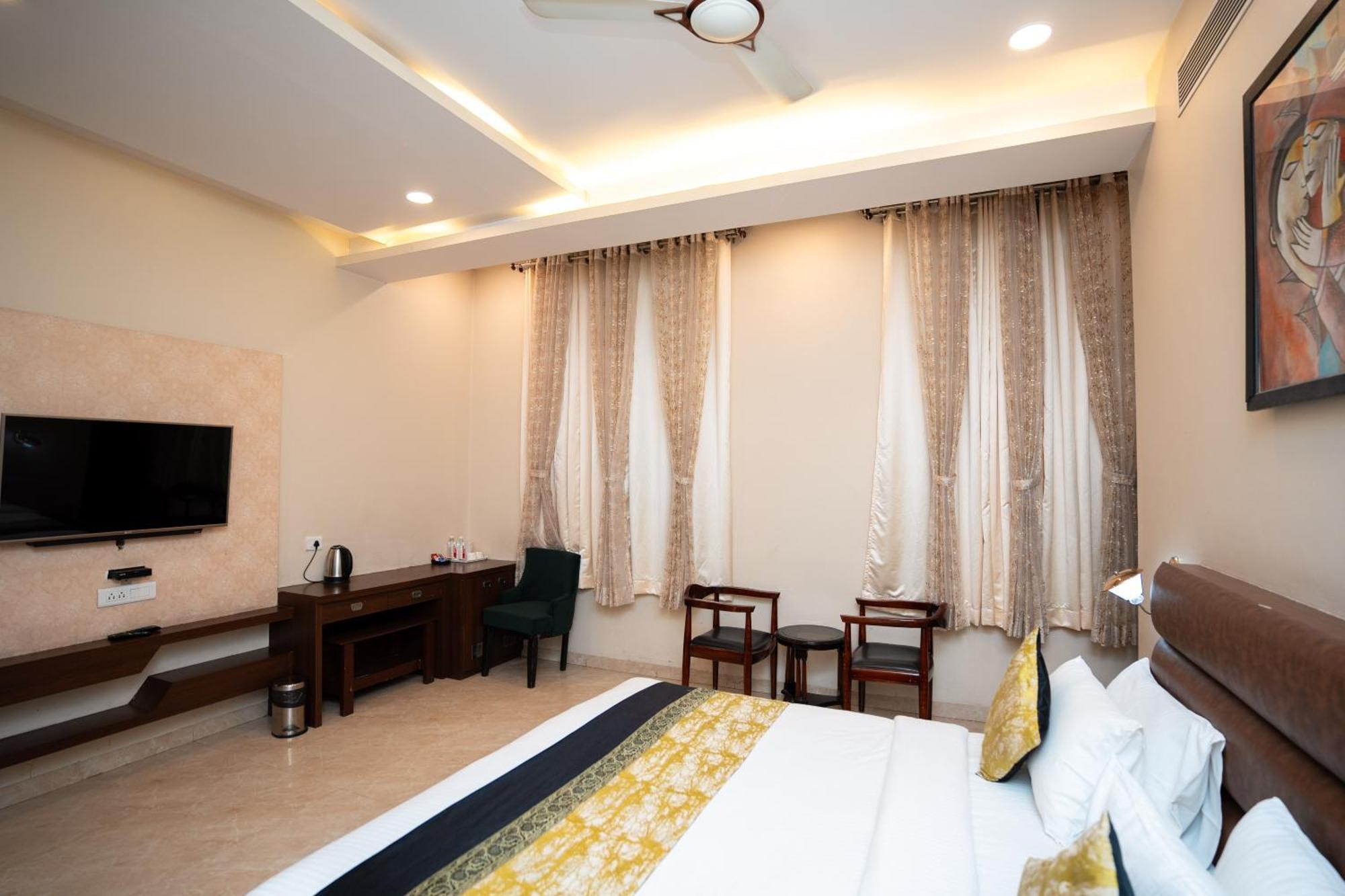 Hotel Radiance Courtyard พาราณสี ภายนอก รูปภาพ