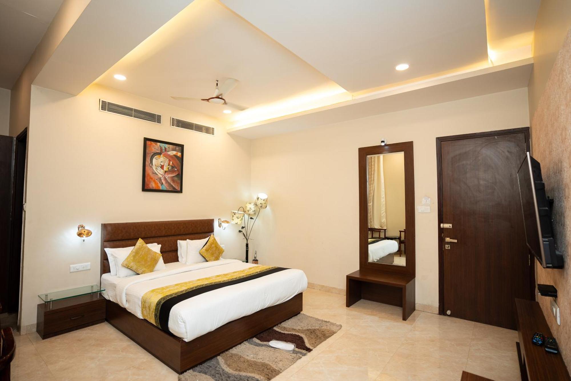 Hotel Radiance Courtyard พาราณสี ภายนอก รูปภาพ