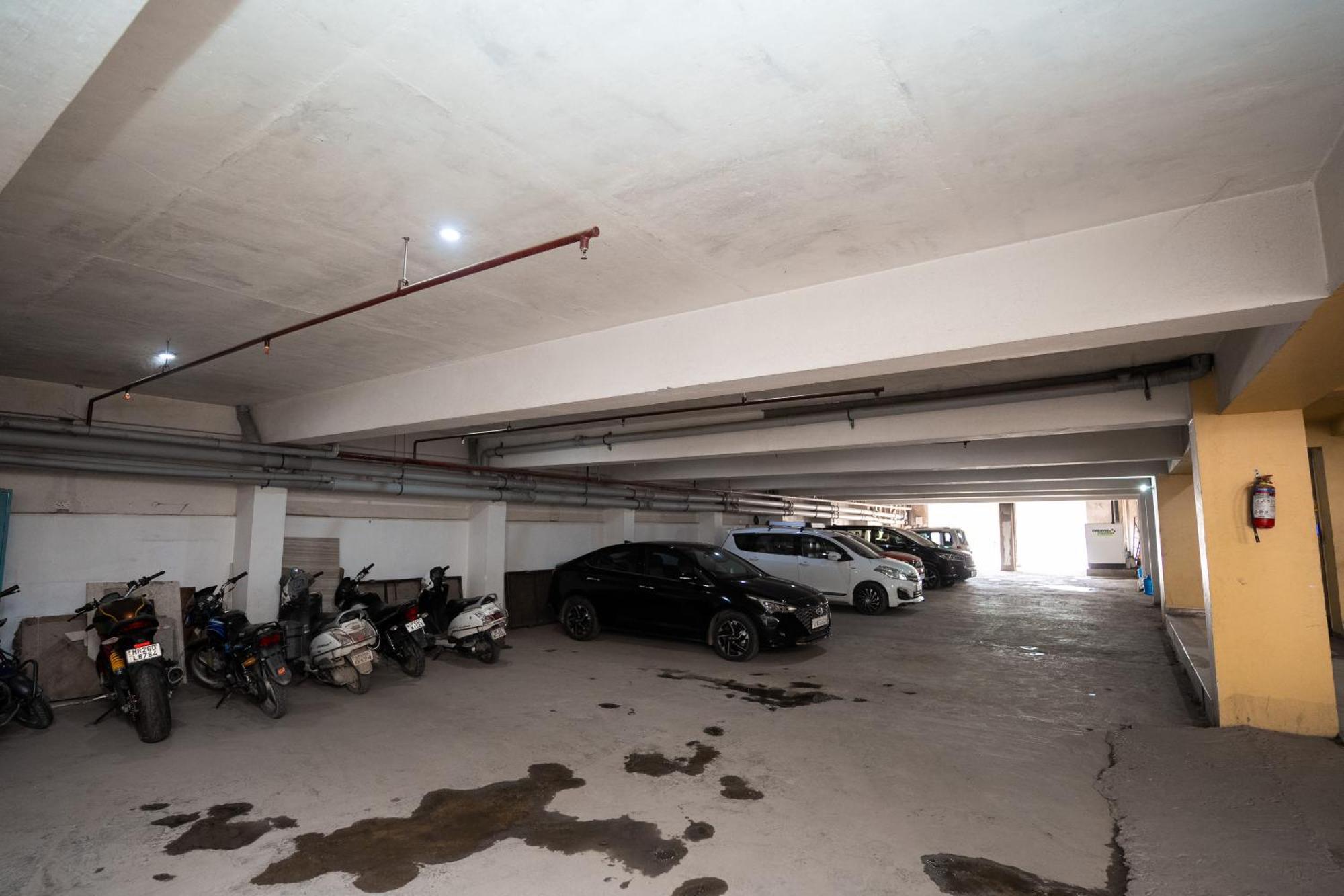 Hotel Radiance Courtyard พาราณสี ภายนอก รูปภาพ